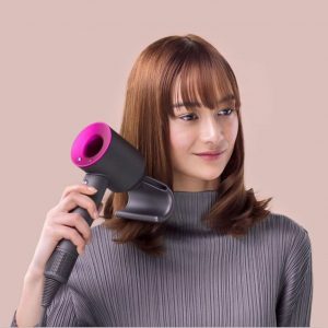 Фен Dyson Supersonic HD03 с 4 насадками в дорожном чехле и расческами