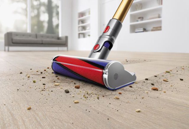 Пылесос Dyson Cyclone Total Clean V10 беспроводной серый: станция и 8 насадок