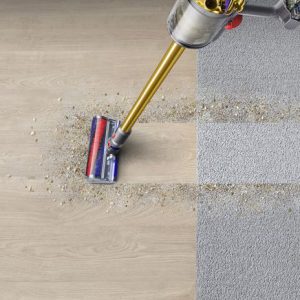 Пылесос Dyson Cyclone Total Clean V10 беспроводной серый: станция и 8 насадок